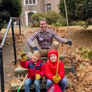 A BIG thank-you to @discoverybound volunteers who raked leaves on our campus last weekend. We’re so grateful for your help in caring for this refuge!